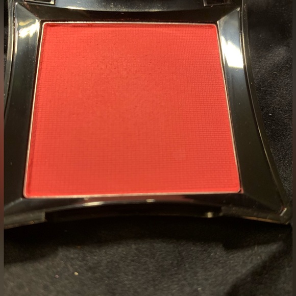 Illamasqua Powder Blusher “Tweak” Swatched & Sanitized - Picture 2 of 6